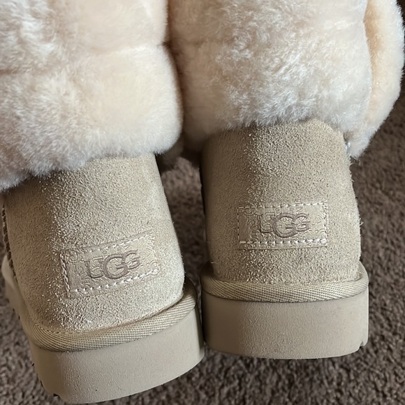 Ugg - Picture 8 of 15
